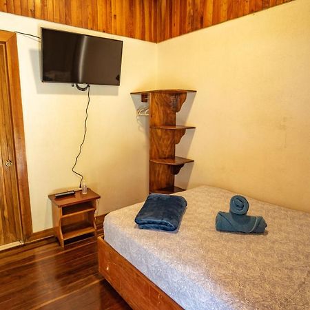 Cowboy Hostel - Habitaciones Con Bano Privado Monteverde Eksteriør bilde